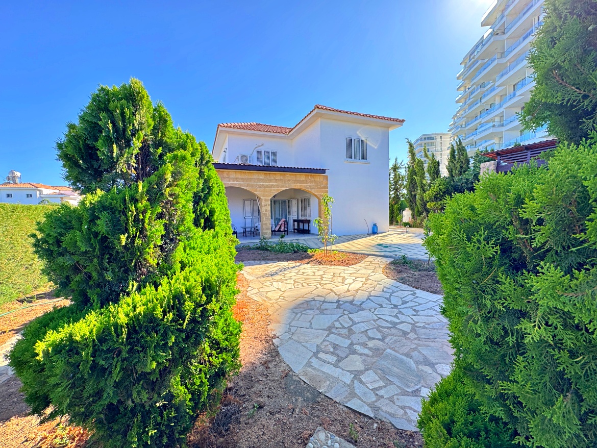 FOR SALE villa in Iskele, Bogaz - the sea and a supermarket nearby!