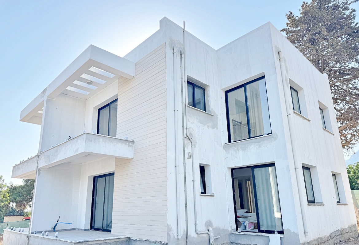 2+1 apartments in a stunning complex in Karaagach. Surrounded by nature and uninterrupted panoramas guaranteed!