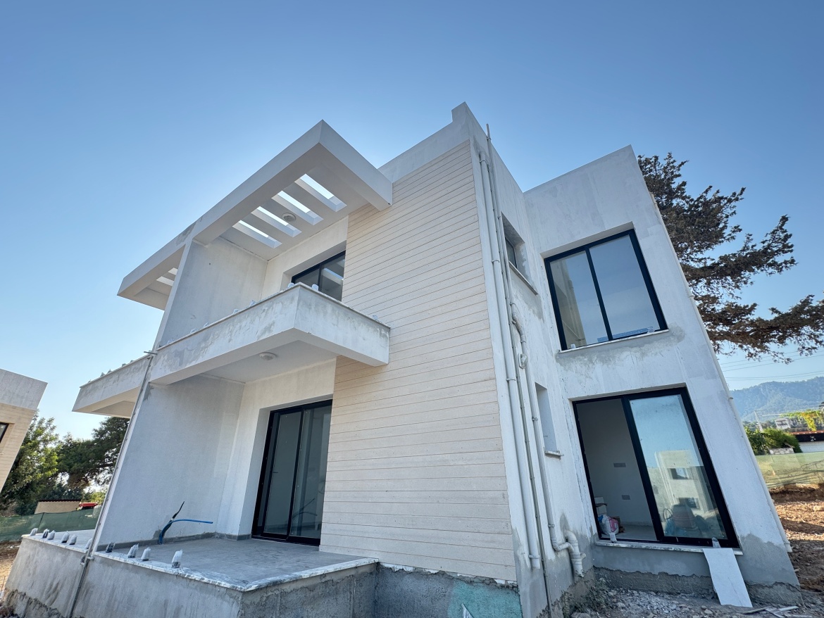 2+1 apartments in a stunning complex in Karaagach. Surrounded by nature and uninterrupted panoramas guaranteed!