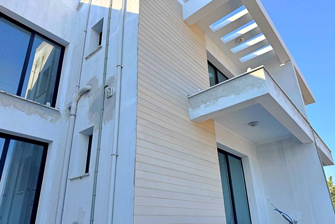 2+1 apartments in a stunning complex in Karaagach. Surrounded by nature and uninterrupted panoramas guaranteed!