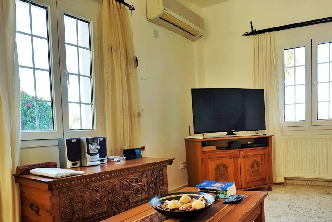 Bellapais Villa, Kyrenia – 3-Bedroom Home with Garden and Views