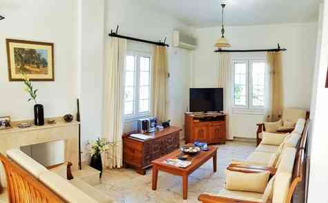 Bellapais Villa, Kyrenia – 3-Bedroom Home with Garden and Views