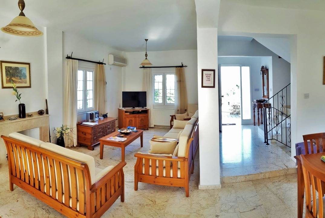 Bellapais Villa, Kyrenia – 3-Bedroom Home with Garden and Views