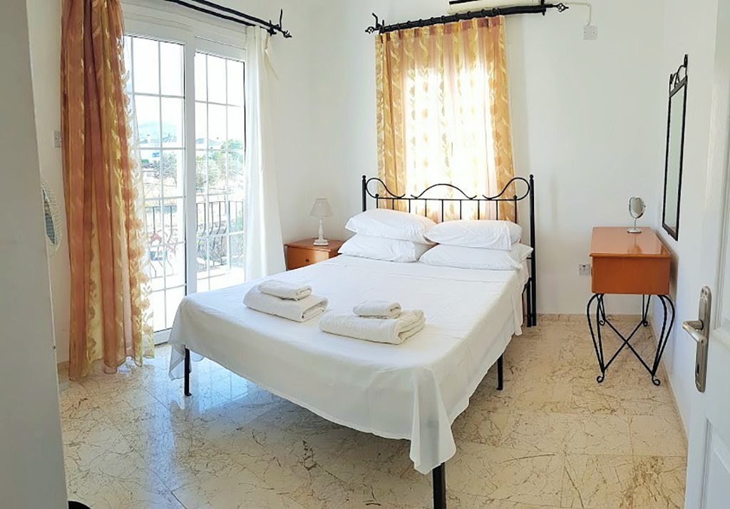 Bellapais Villa, Kyrenia – 3-Bedroom Home with Garden and Views