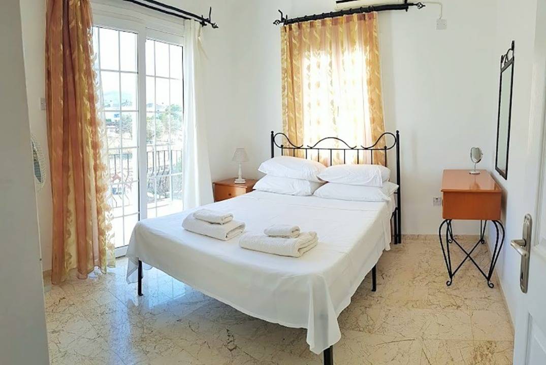 Bellapais Villa, Kyrenia – 3-Bedroom Home with Garden and Views