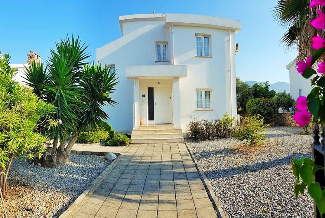 Bellapais Villa, Kyrenia – 3-Bedroom Home with Garden and Views