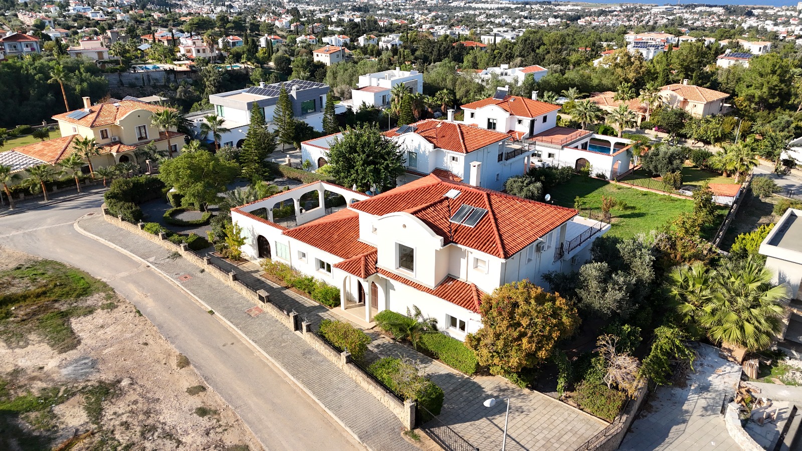 Prestigious Villa in Lower Bellapais with Panoramic Views