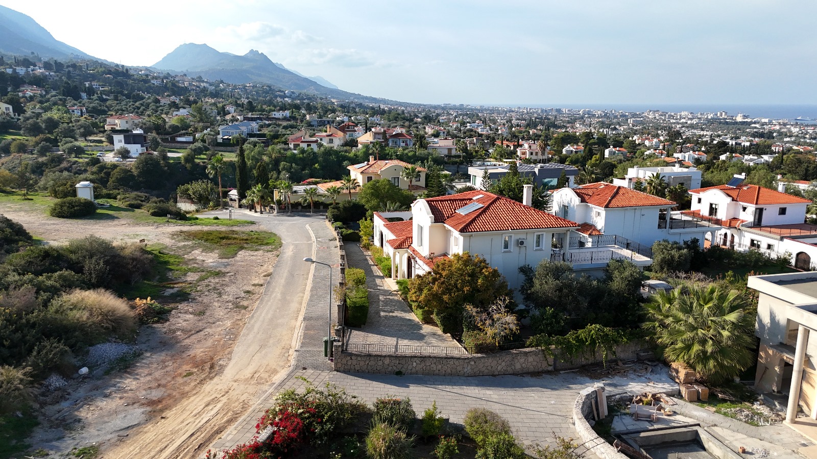 Prestigious Villa in Lower Bellapais with Panoramic Views