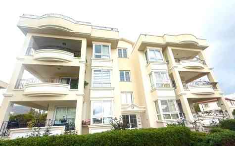 Spacious fully furnished 3+1 apartment with sea and mountain views in Girne, Alsancak, Kavankoy Site.
