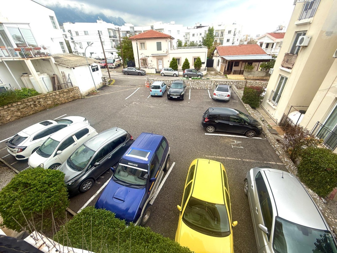 Spacious fully furnished 3+1 apartment with sea and mountain views in Girne, Alsancak, Kavankoy Site.