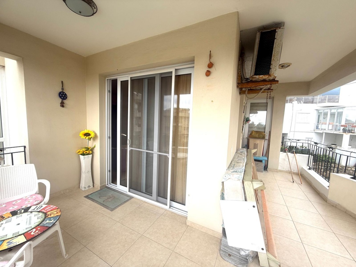 Spacious fully furnished 3+1 apartment with sea and mountain views in Girne, Alsancak, Kavankoy Site.