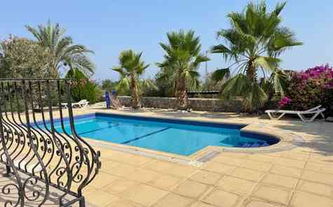 Spacious 3+1 Villa for Rent in Karşıyaka