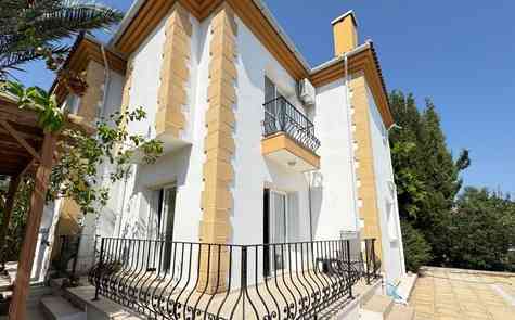 Spacious 3+1 Villa for Rent in Karşıyaka