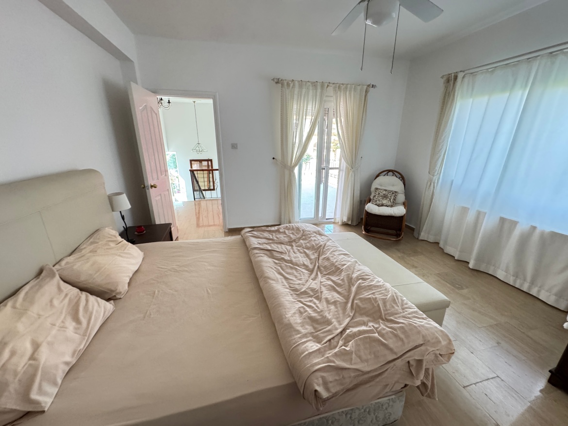 Spacious 3+1 Villa for Rent in Karşıyaka