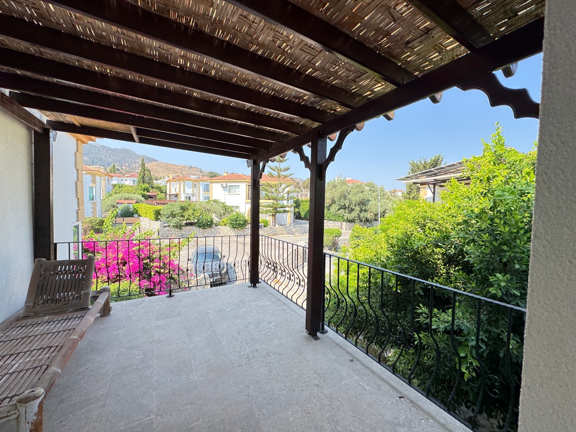 Spacious 3+1 Villa for Rent in Karşıyaka