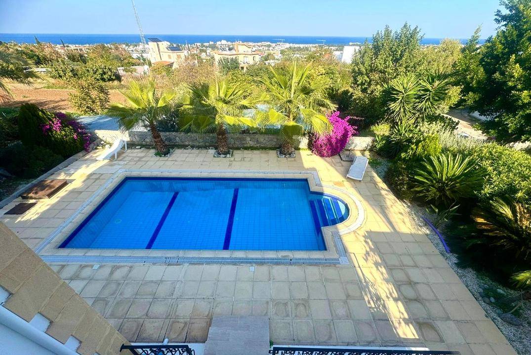 Spacious 3+1 Villa for Rent in Karşıyaka