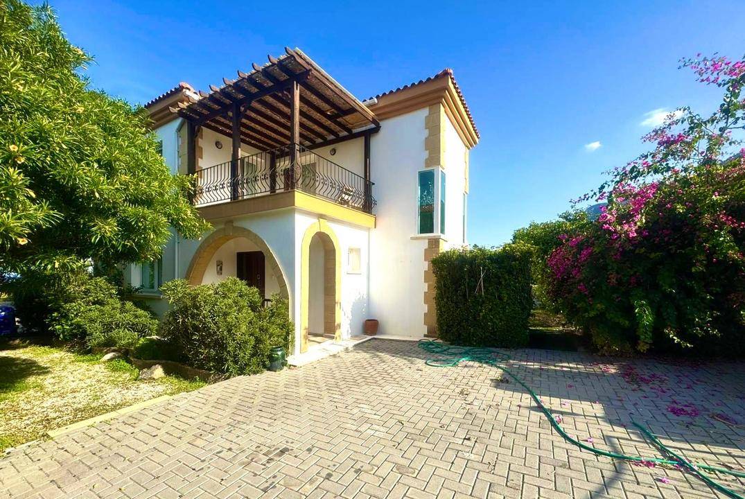 Spacious 3+1 Villa for Rent in Karşıyaka