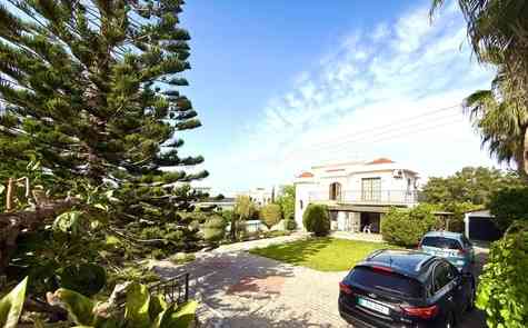 Detached Villa with Private Pool in Alsancak, North Cyprus