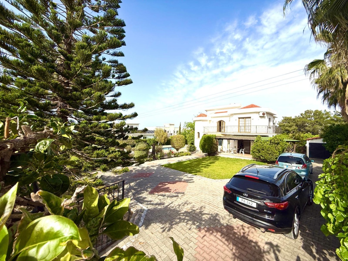 Detached Villa with Private Pool in Alsancak, North Cyprus