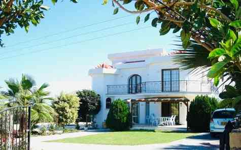 Detached Villa with Private Pool in Alsancak, North Cyprus
