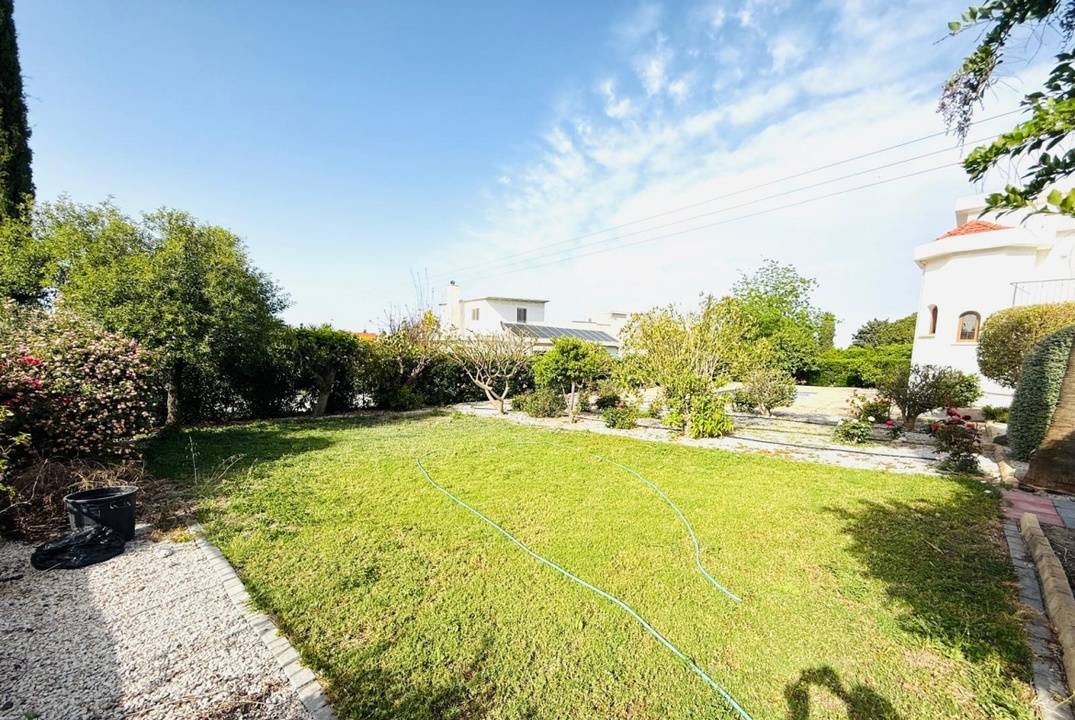 Detached Villa with Private Pool in Alsancak, North Cyprus