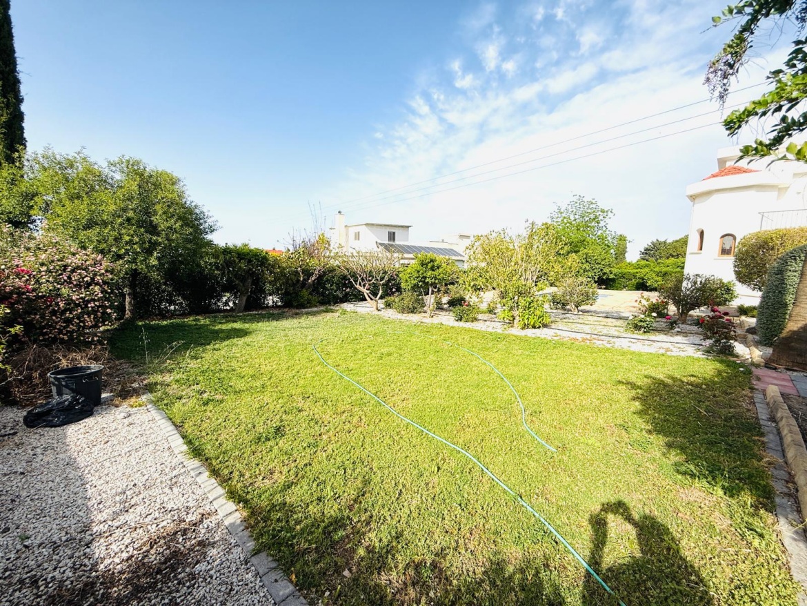 Detached Villa with Private Pool in Alsancak, North Cyprus