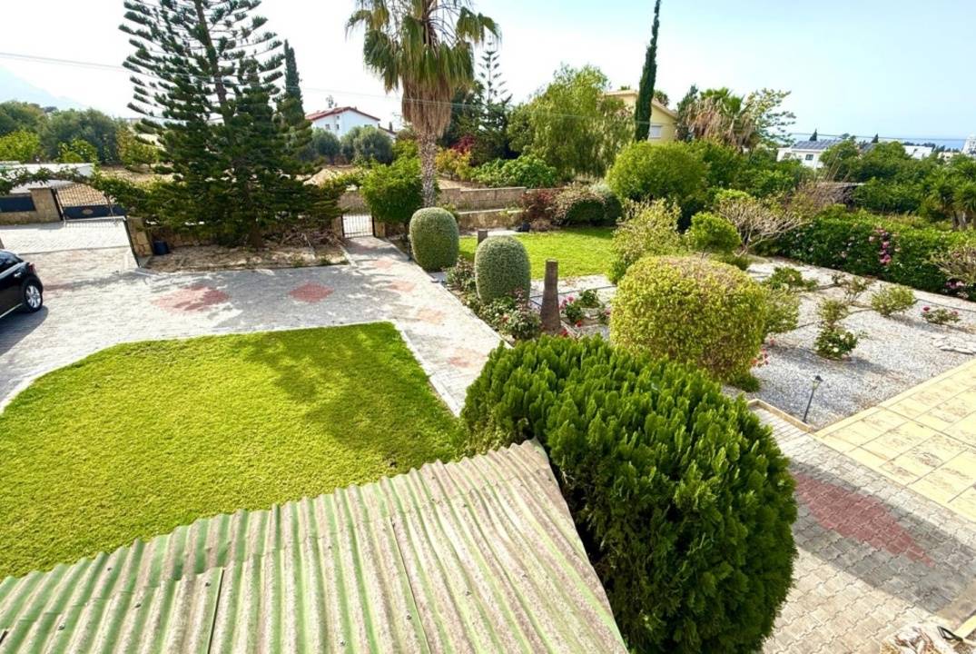 Detached Villa with Private Pool in Alsancak, North Cyprus