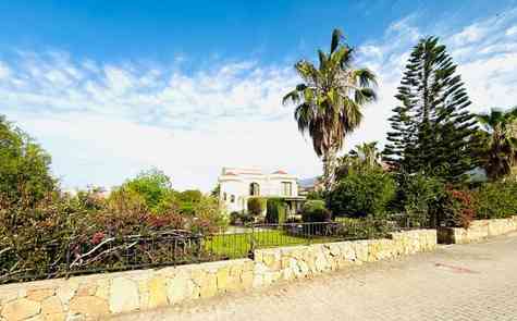 Detached Villa with Private Pool in Alsancak, North Cyprus