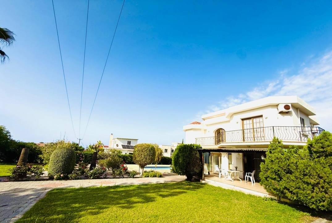 Detached Villa with Private Pool in Alsancak, North Cyprus