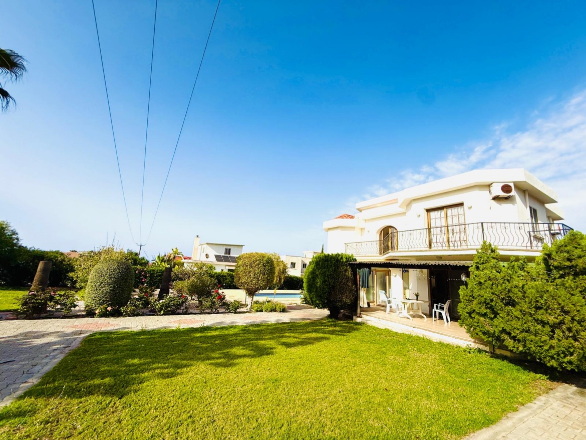 Detached Villa with Private Pool in Alsancak, North Cyprus