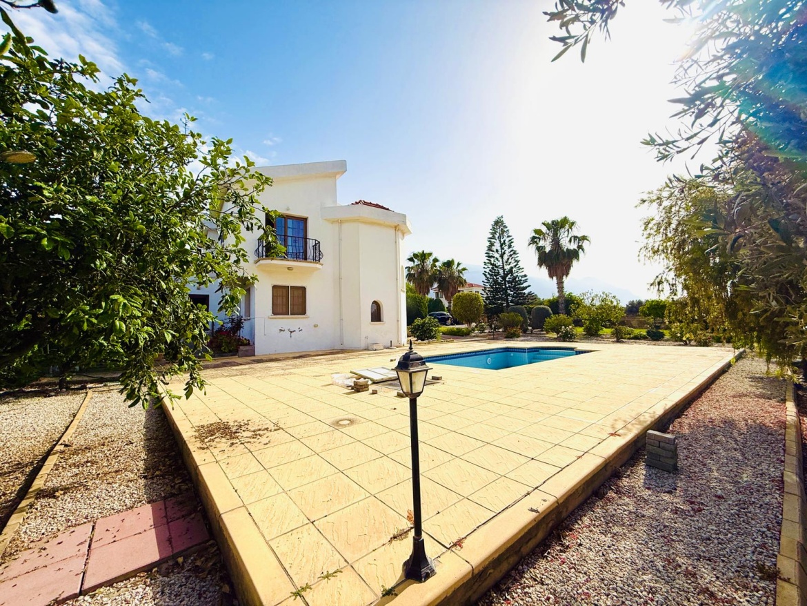 Detached Villa with Private Pool in Alsancak, North Cyprus