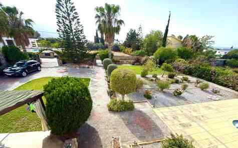 Detached Villa with Private Pool in Alsancak, North Cyprus