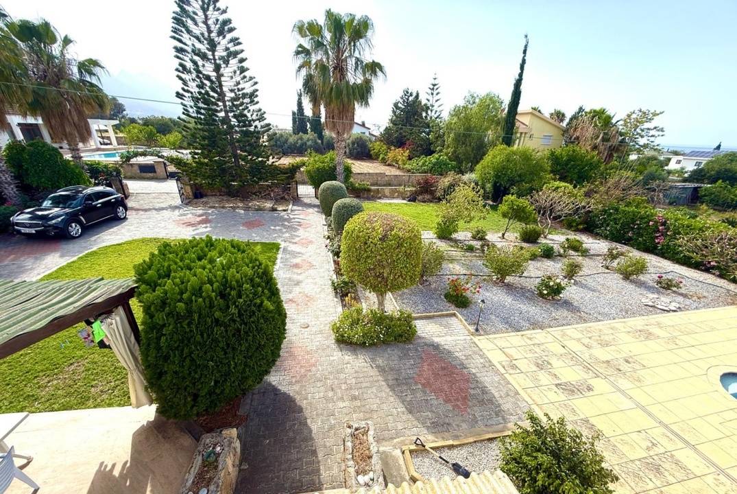 Detached Villa with Private Pool in Alsancak, North Cyprus