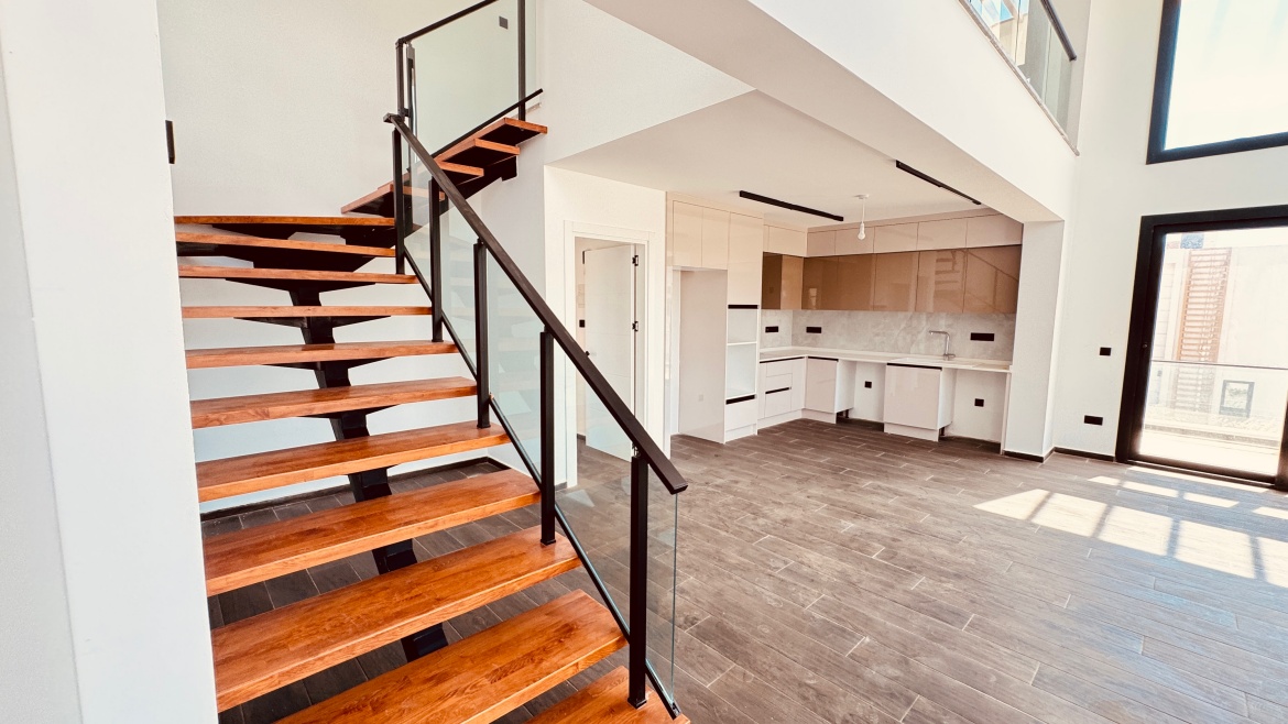 Stylish 2+1 Loft Apartment in Ötüken — Modern Living Near the Sea