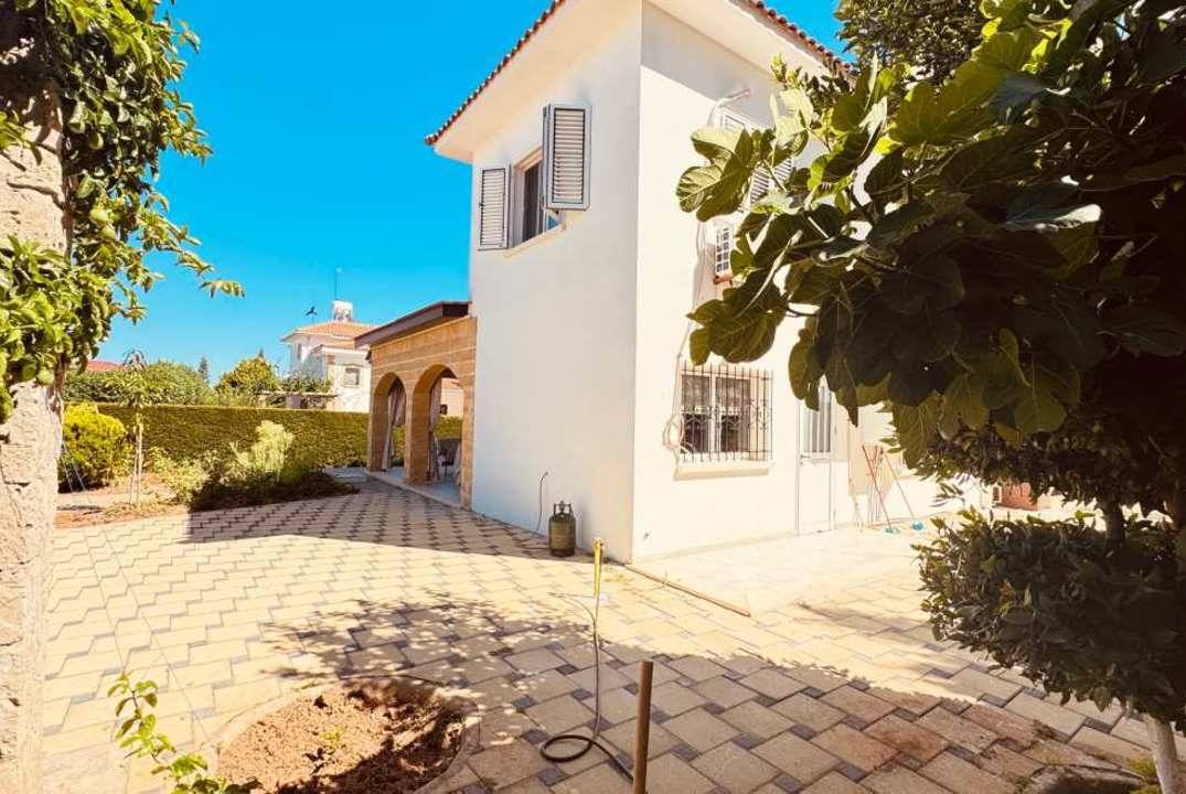 FOR SALE villa in Iskele, Bogaz - the sea and a supermarket nearby!
