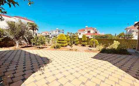FOR SALE villa in Iskele, Bogaz - the sea and a supermarket nearby!