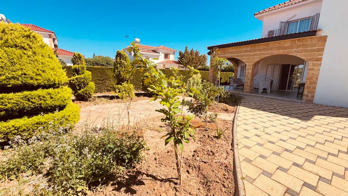 FOR SALE villa in Iskele, Bogaz - the sea and a supermarket nearby!