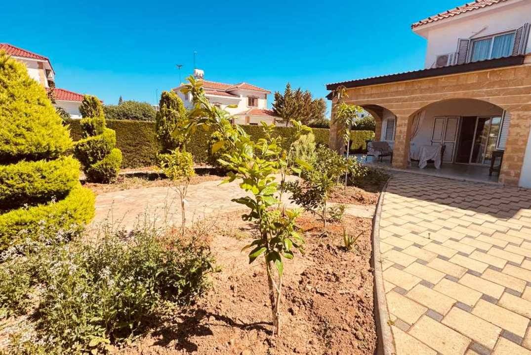 FOR SALE villa in Iskele, Bogaz - the sea and a supermarket nearby!