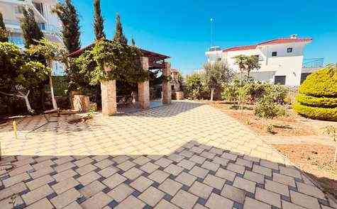 FOR SALE villa in Iskele, Bogaz - the sea and a supermarket nearby!