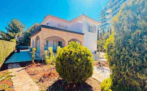 FOR SALE villa in Iskele, Bogaz - the sea and a supermarket nearby!