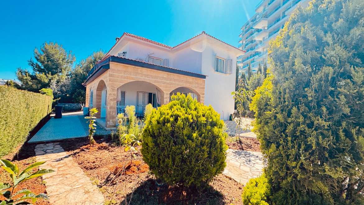 FOR SALE villa in Iskele, Bogaz - the sea and a supermarket nearby!
