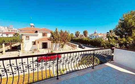 FOR SALE villa in Iskele, Bogaz - the sea and a supermarket nearby!