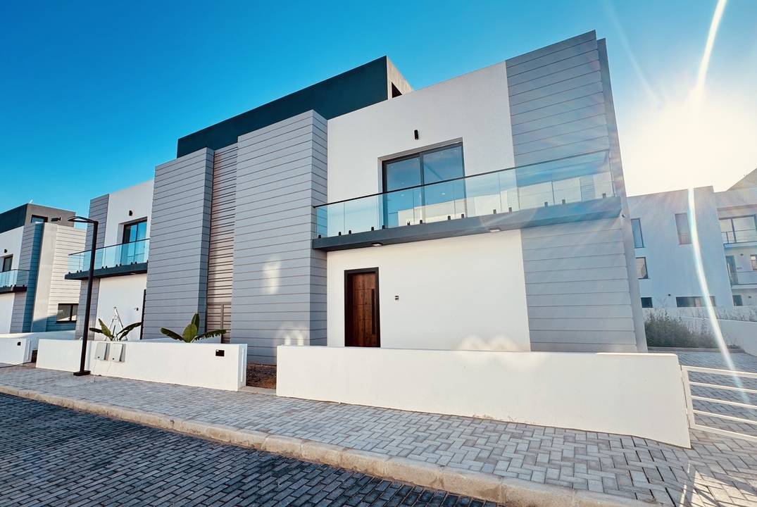Ready 3 Bedroom Villa with Turkish Title Deed in Iskele – £395,000