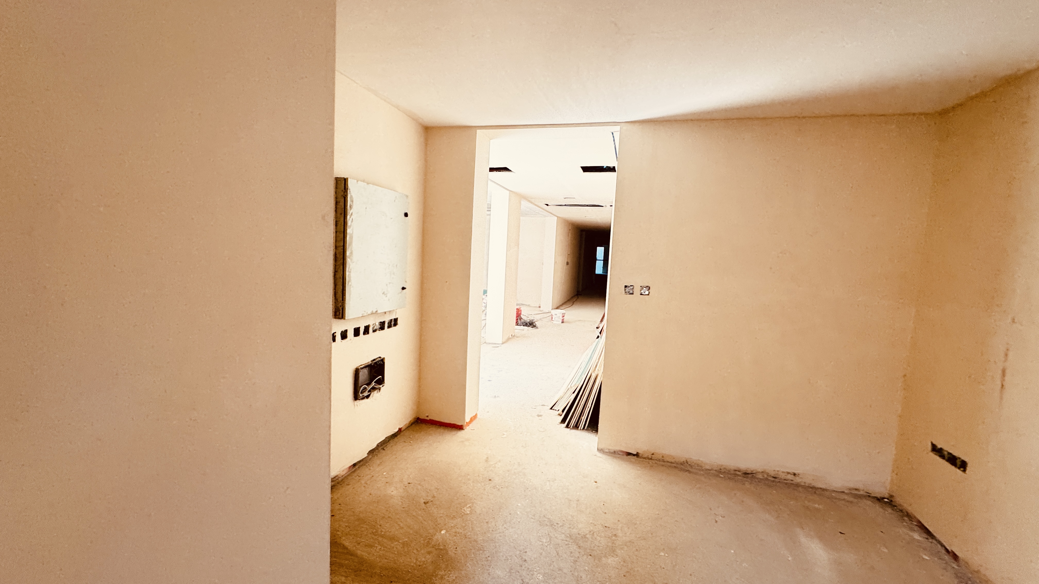 Apartments of different layouts - with a garden and perthouses in the new Yeni-Bogazichi complex, all infrastructure nearby!