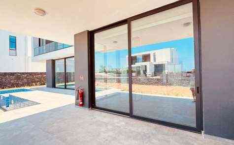 Villa 5 + 1 in a unique complex in Catalkoy on the seashore!