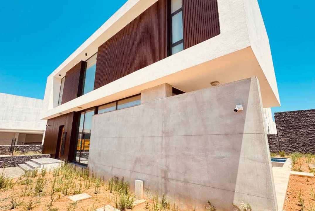 Villa 5 + 1 in a unique complex in Catalkoy on the seashore!