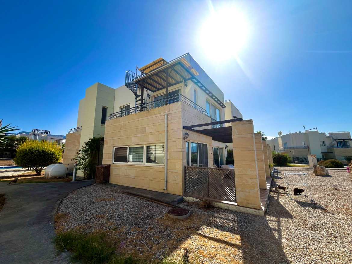 Spacious 3-Bedroom Apartment with a Large Terrace in Turtle Bay, Esentepe