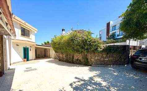 Luxury 5-Bedroom Villa with Private Pool and Solar Energy System in Alsancak, Kyrenia