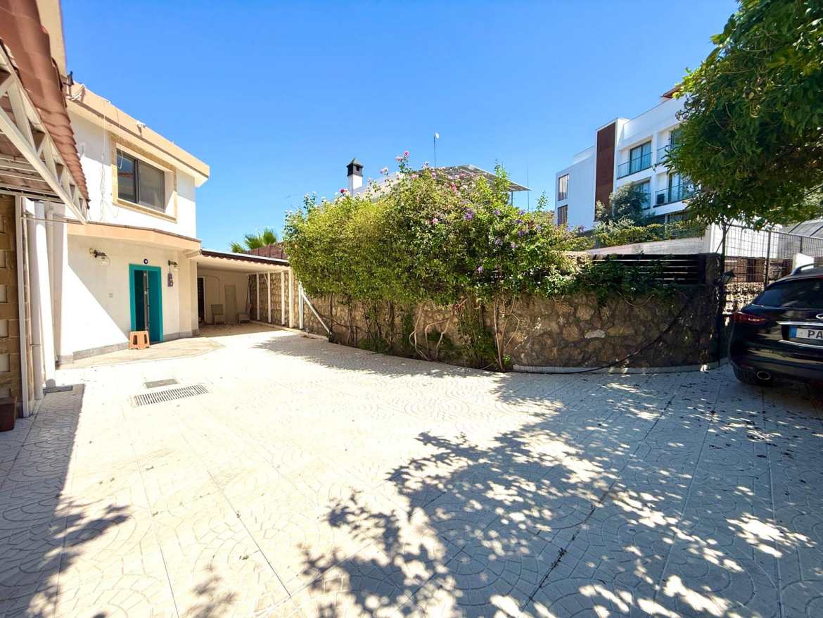 Luxury 5-Bedroom Villa with Private Pool and Solar Energy System in Alsancak, Kyrenia