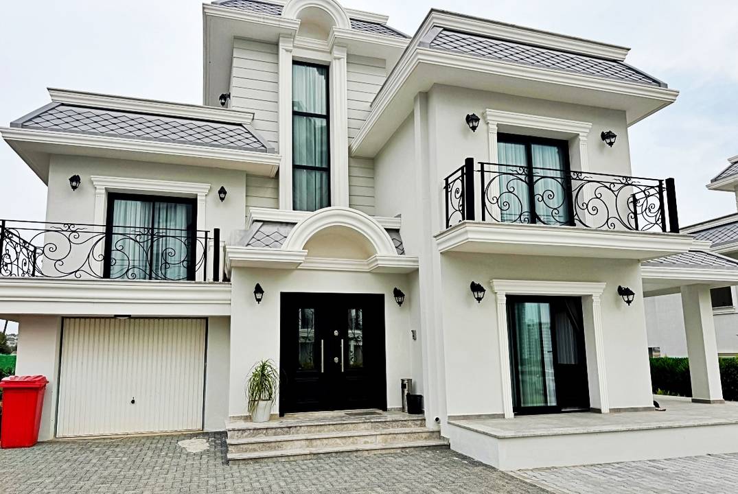  Exclusive 4+1 Villas with Private Pools | La Palazzo, İskele